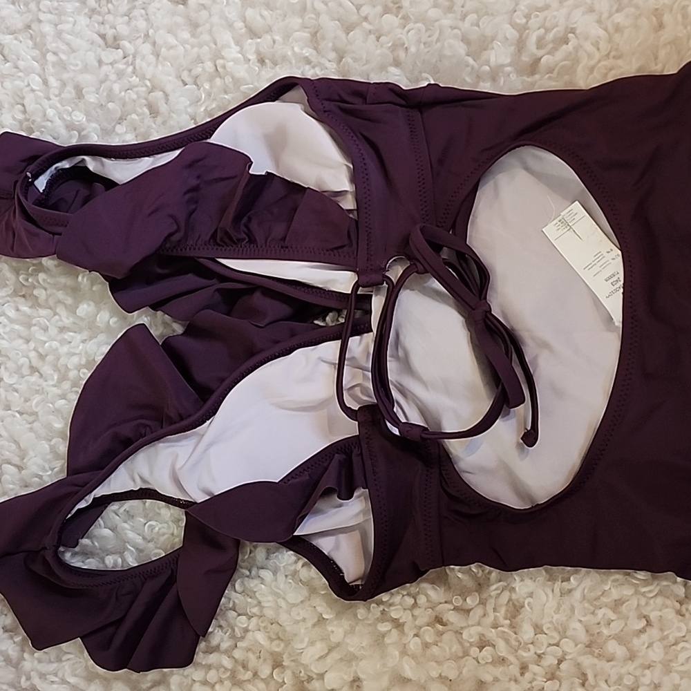 Beautiful Muted Purple 1 Piece. Size Small, Cupshe. - Picture 3 of 7